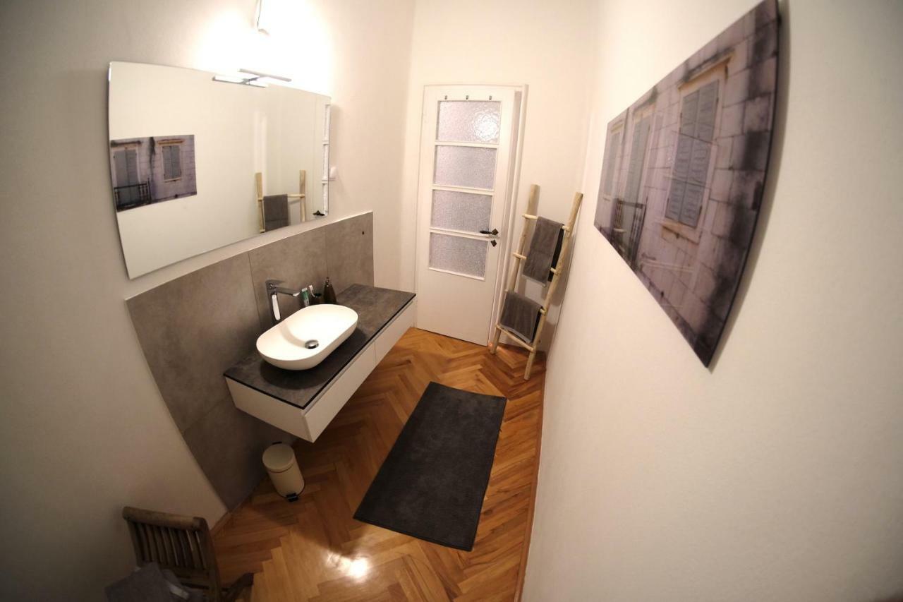 Luxury Old Town Apartment Pula Exteriör bild