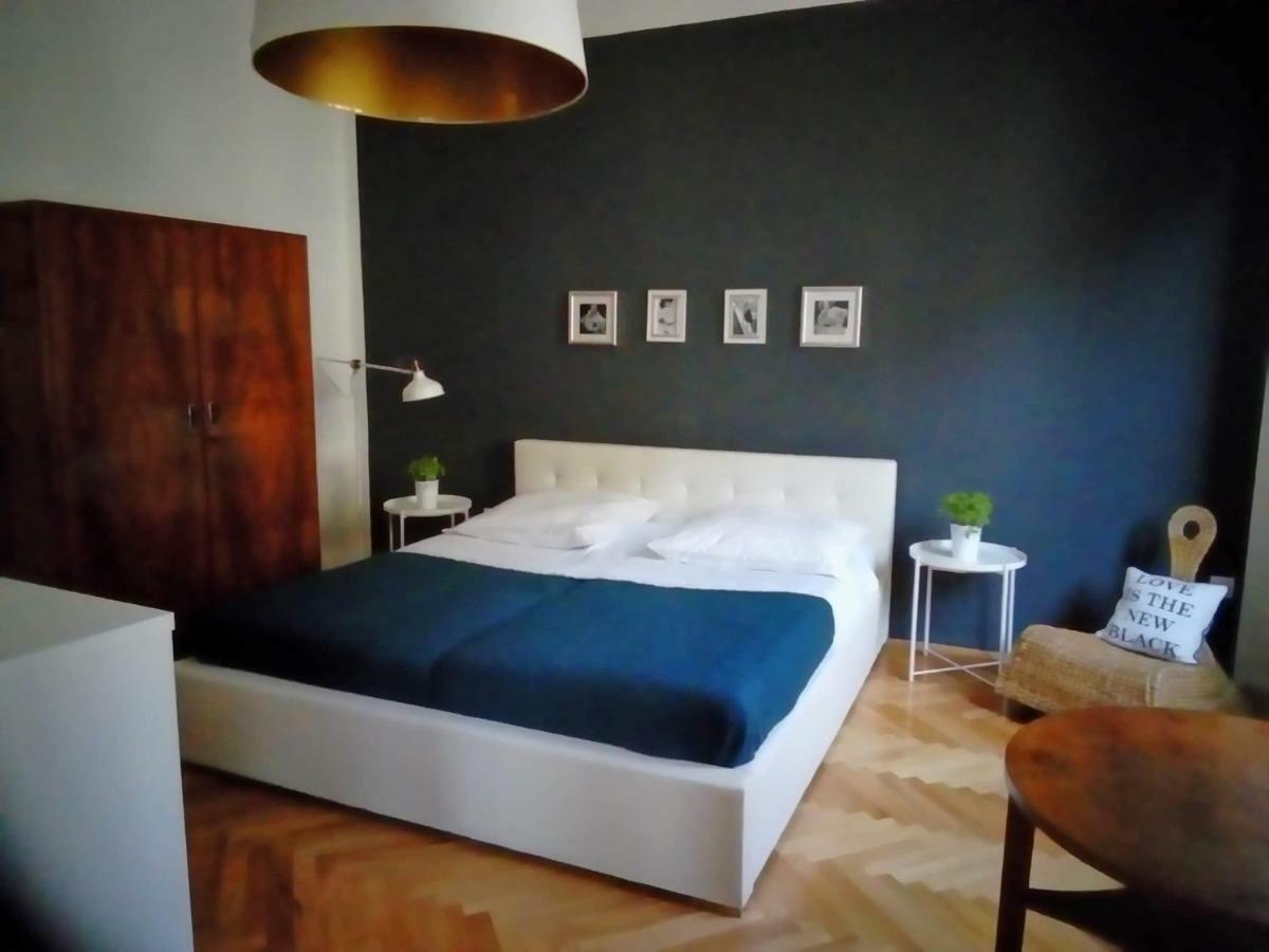 Luxury Old Town Apartment Pula Exteriör bild