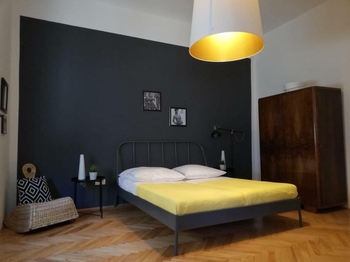 Luxury Old Town Apartment Pula Exteriör bild